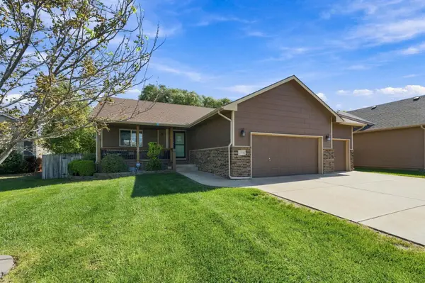 2410 S Fieldcrest Cir, Wichita, KS 67215