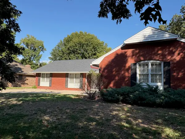 8310 E Brentmoor Lane, Wichita, KS 67206