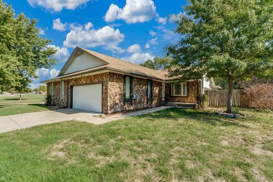 630 N Oak Forest Ln, Derby, KS 67037 - #2