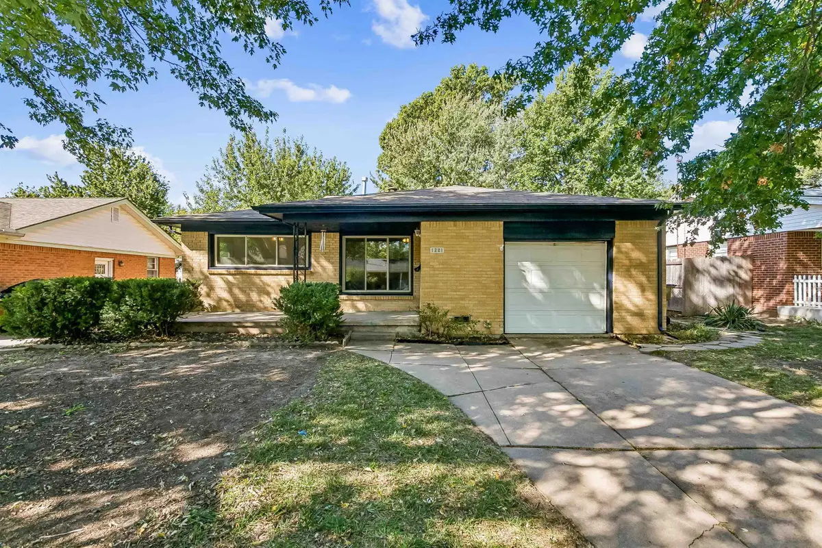 1221 N Derby Ave, Derby, KS 67037 - #1