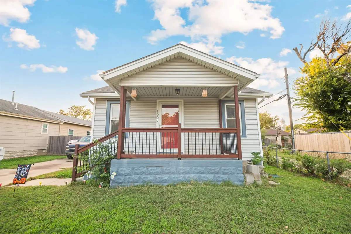 1007 S Dodge Ave, Wichita, KS 67213 - #1