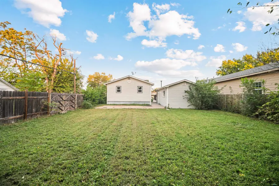 1007 S Dodge Ave, Wichita, KS 67213 - #3