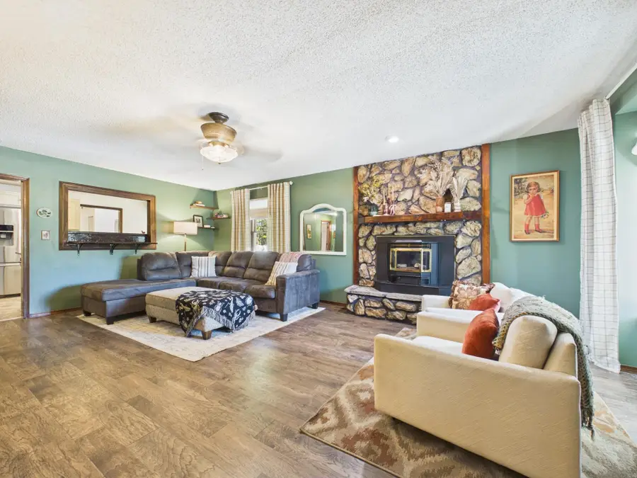 6039 N Seneca St, Wichita, KS 67204 - #3