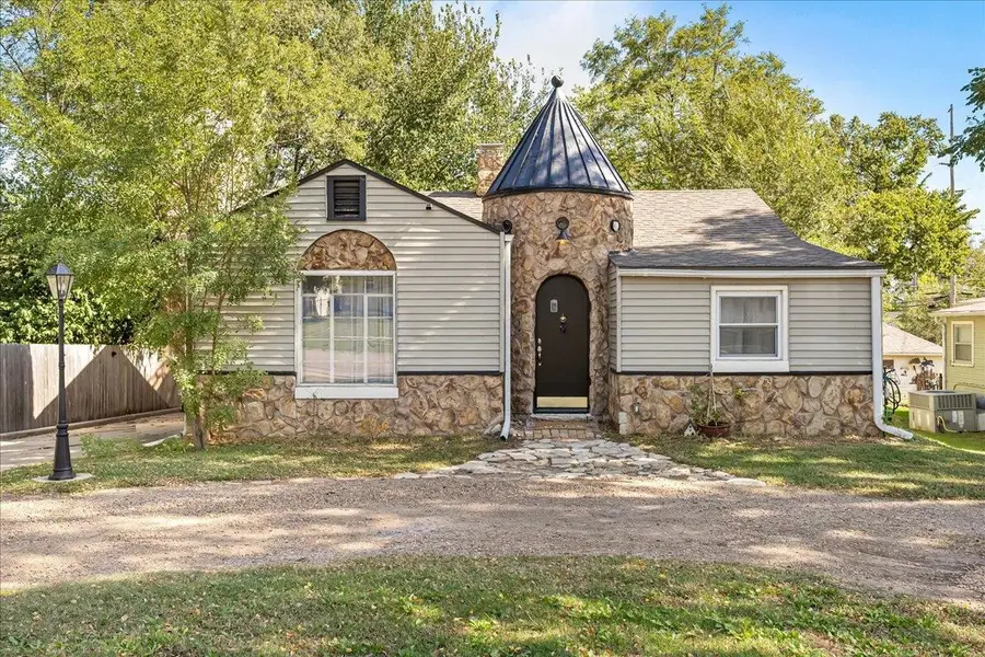 1208 N Ohio St, Augusta, KS 67010 - #2