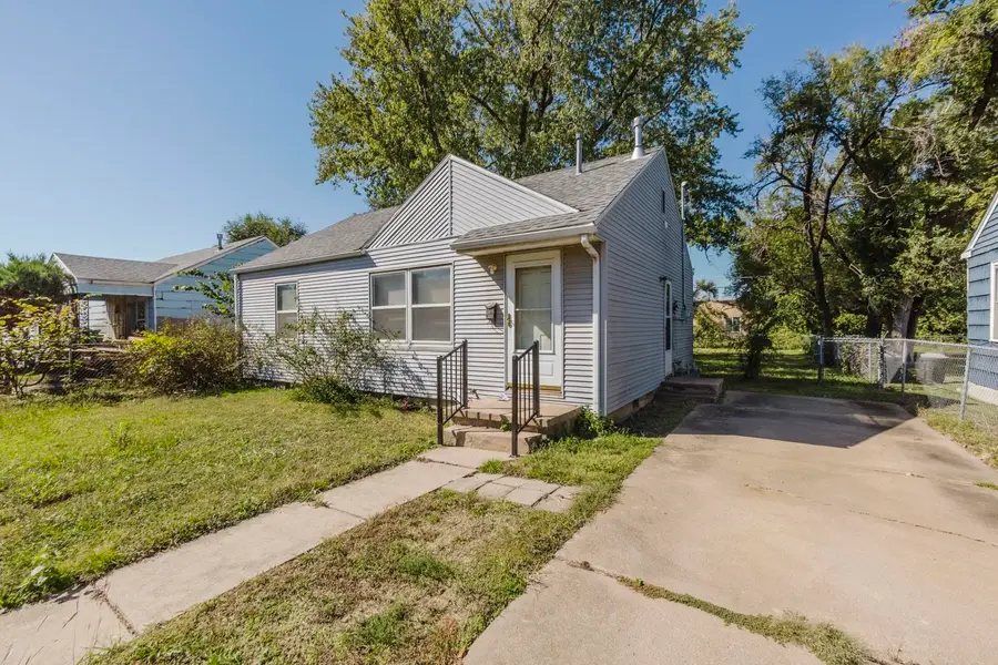 1427 N Minnesota Ave, Wichita, KS 67214 - #2