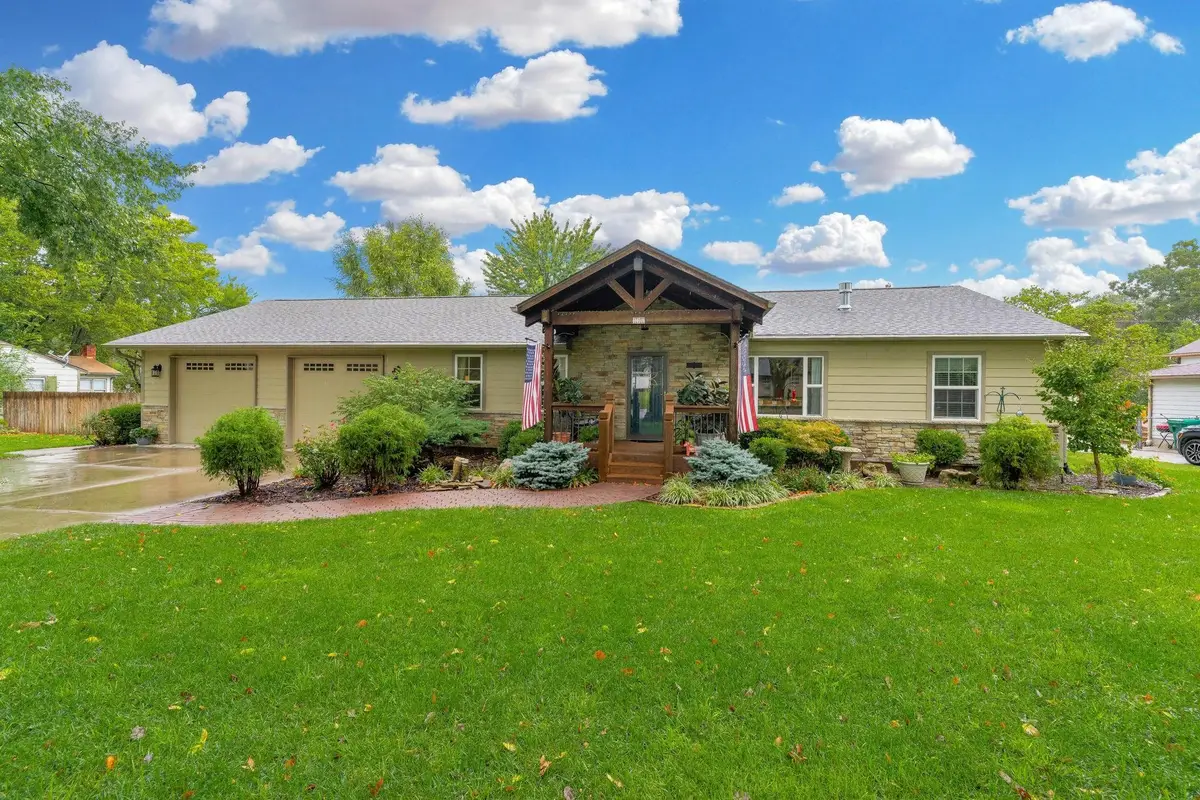 520 Emery St, Mulvane, KS 67110 - #1