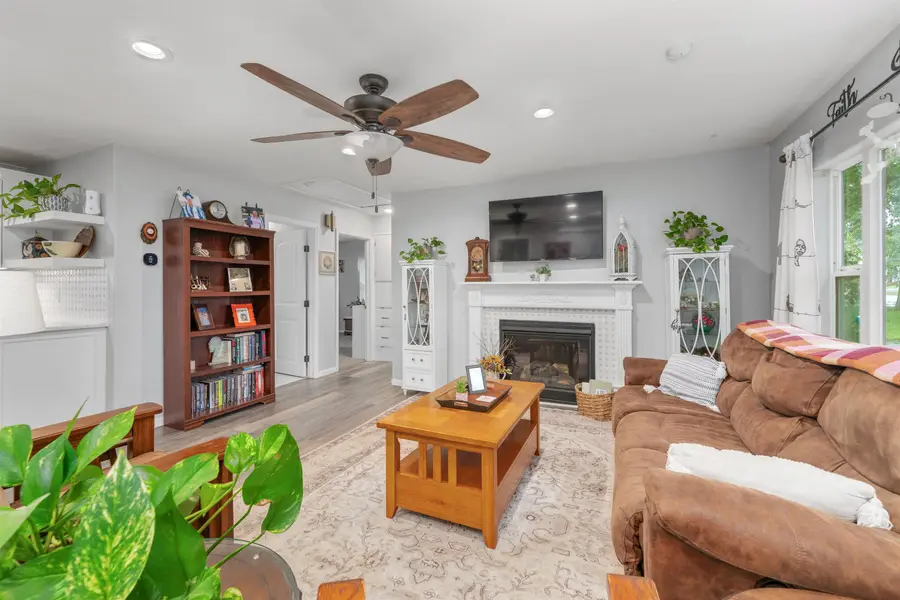 520 Emery St, Mulvane, KS 67110 - #2