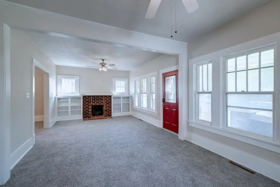 712 E 10th, Winfield, KS 67156 - #3