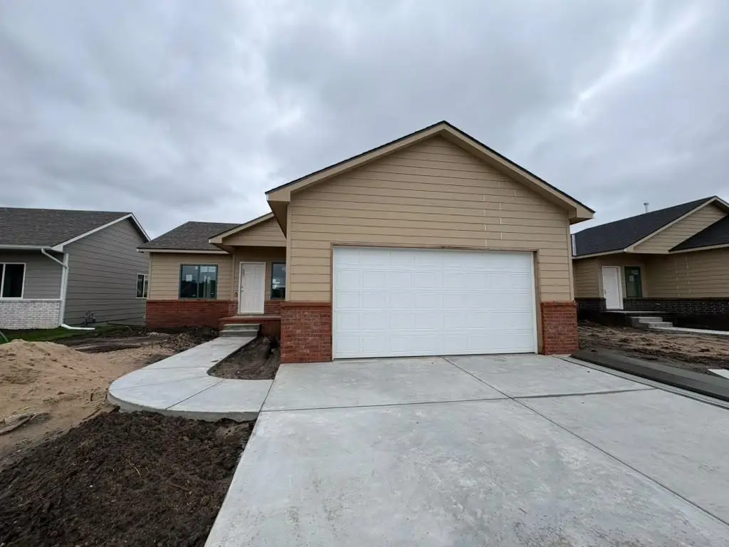 8985 E Forbes Cir, Bel Aire, KS 67220 - #1