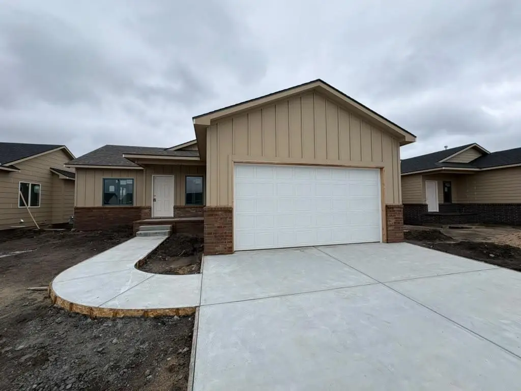 8973 E Forbes Cir, Bel Aire, KS 67226 - #1
