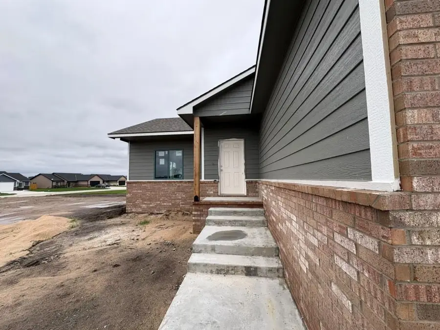 8997 Forbes Cir, Bel Aire, KS 67220 - #2