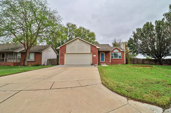 6163 Quail Ridge Ct, Bel Aire, KS 67220