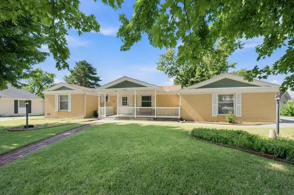 320 Lakeshore, Newton, KS 67114