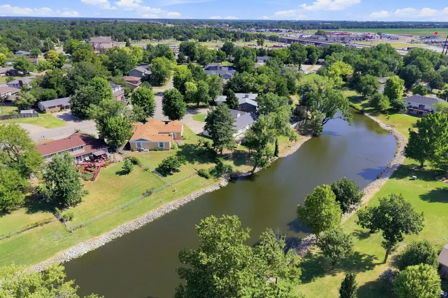 320 Lakeshore, Newton, KS 67114 - #3