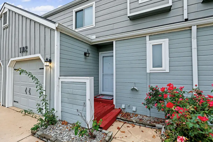 1103 N Lakewind St, Wichita, KS 67212 - #2