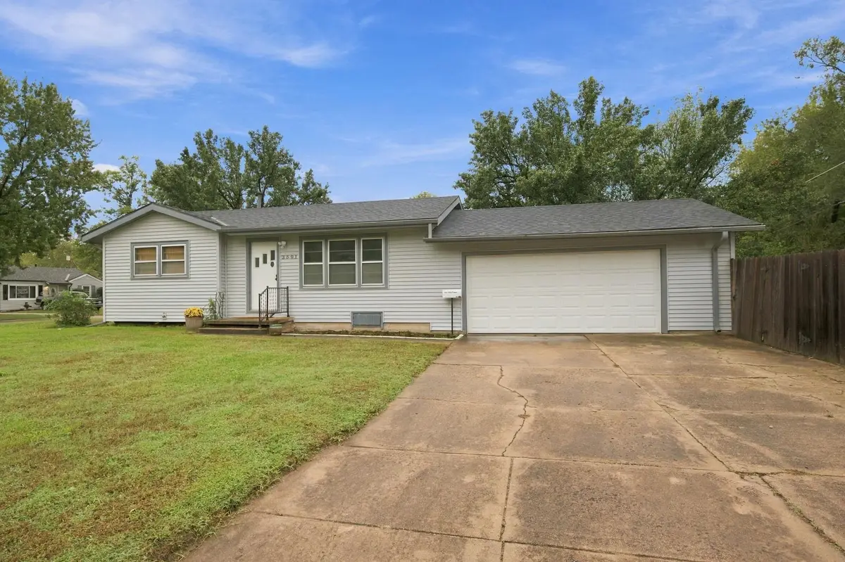 3501 W 17th, Wichita, KS 67203 - #1