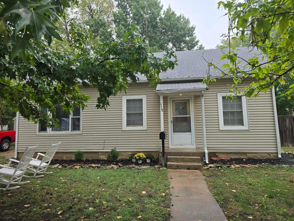 1118 Thompson, Winfield, KS 67156 - #1