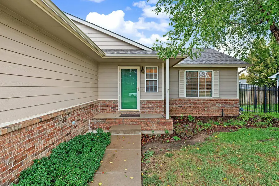 2517 N Rutgers St, Wichita, KS 67205 - #2
