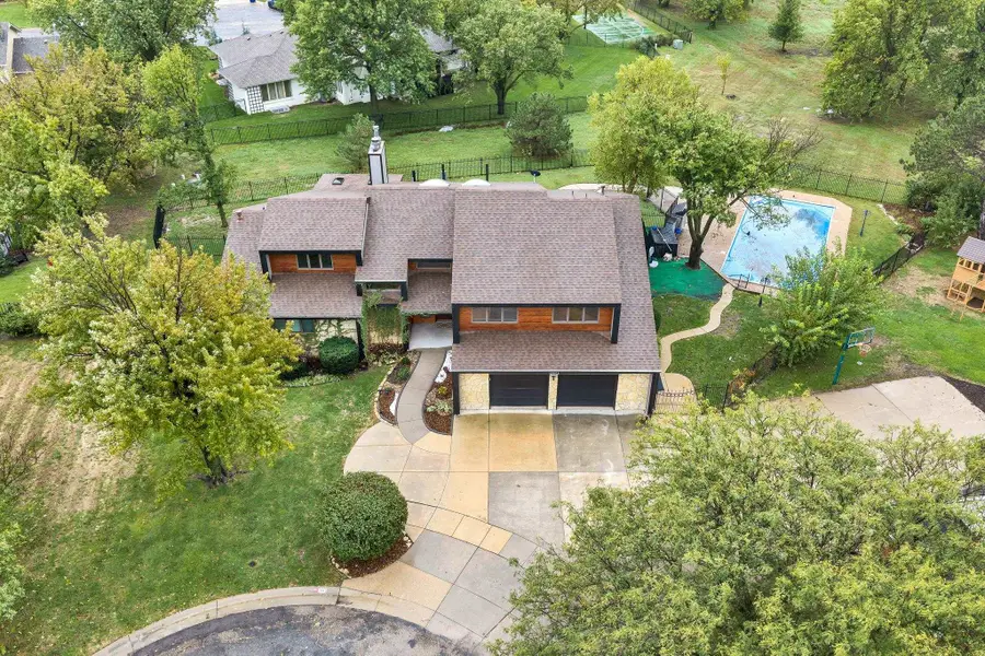 2441 N Plumthicket Ct, Wichita, KS 67226 - #2