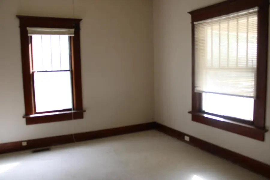 710 E 14th Ave, Winfield, KS 67156 - #2