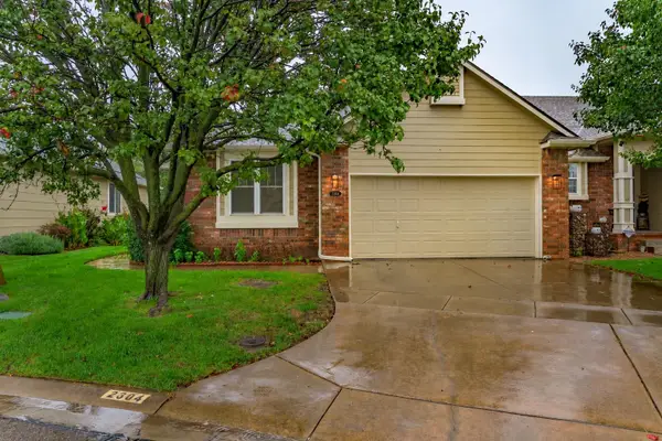 2304 N Lakeway Circle, Wichita, KS 67205