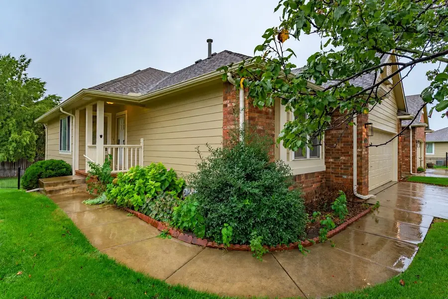 2304 N Lakeway Circle, Wichita, KS 67205 - #2