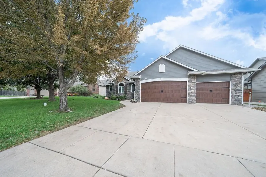 13672 W Highland Springs Ct, Wichita, KS 67235 - #2