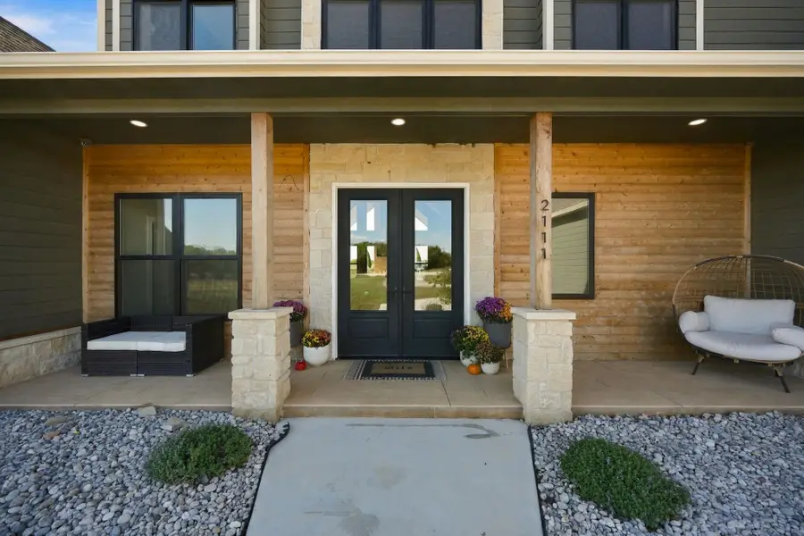 2111 S Yoder Cir., Garden Plain, KS 67050 - #2
