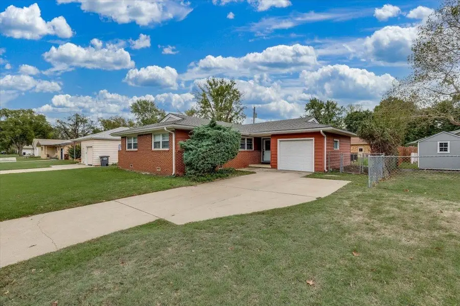2225 W 25th St N, Wichita, KS 67204 - #3