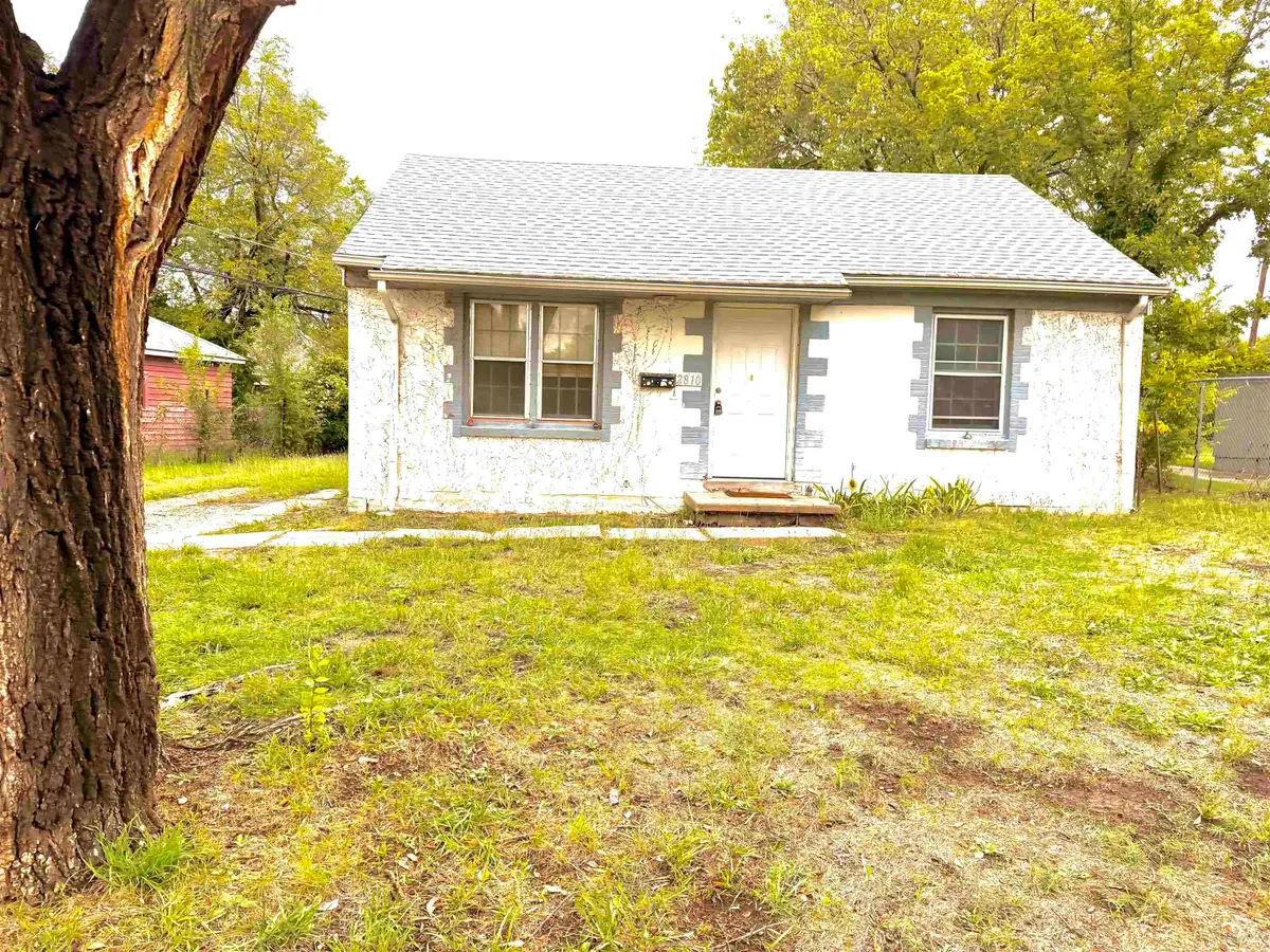 2810 E Stadium Dr, Wichita, KS 67214 - #1