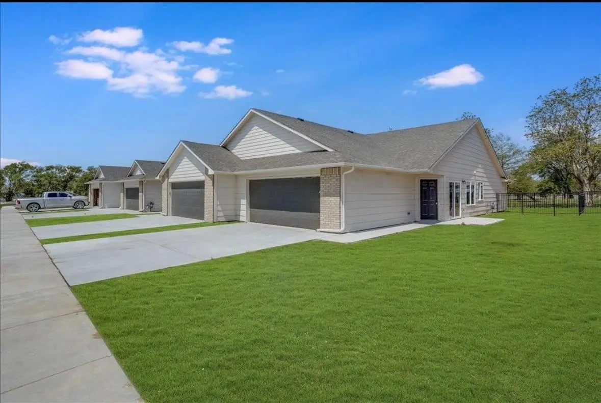 5420 N Sandkey St, Wichita, KS 67204 - #1