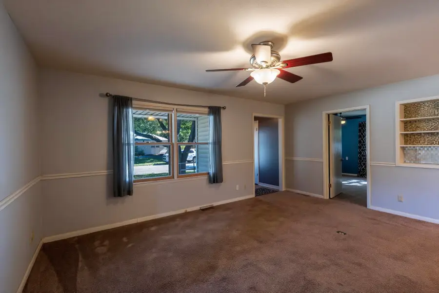 605 N Struble St, Bennington, KS 67422 - #2