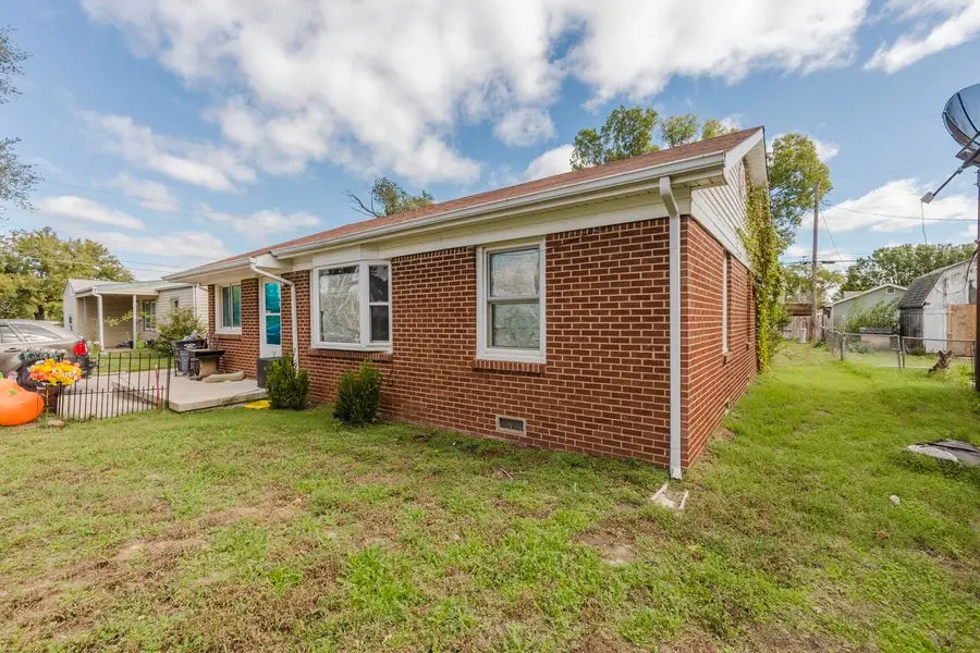 106 S Ward, Haysville, KS 67060 - #2