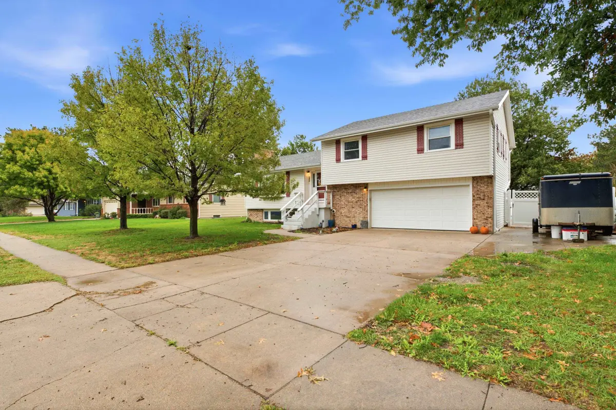 1462 N Dover Rd, McPherson, KS 67460 - #1