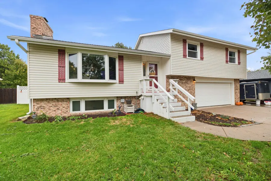 1462 N Dover Rd, McPherson, KS 67460 - #2