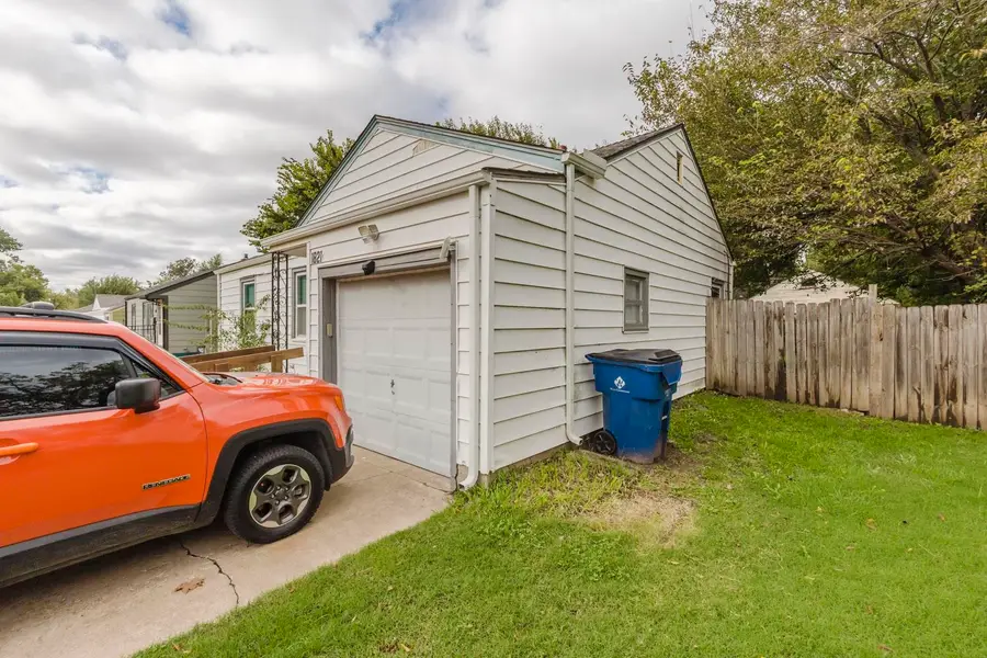 1821 S Ridgewood, Wichita, KS 67218 - #2