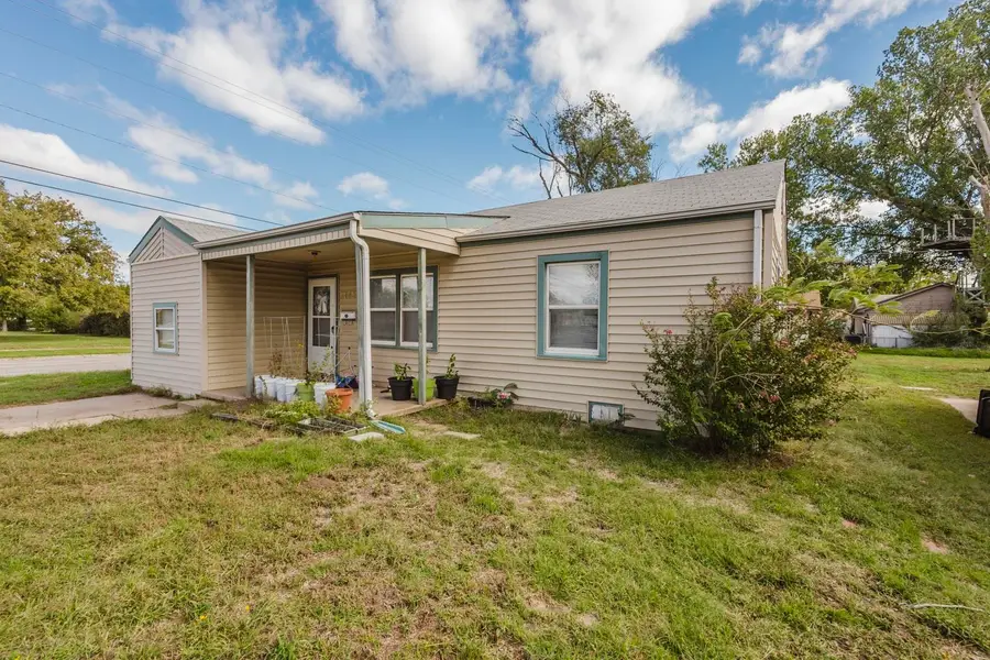100 S Ward Pkwy., Haysville, KS 67060 - #2