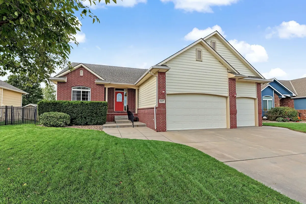 3037 N Triple Creek Dr, Derby, KS 67037 - #1