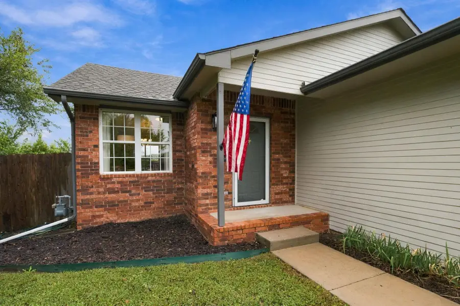 1941 S Smithmoor St, Wichita, KS 67207 - #3