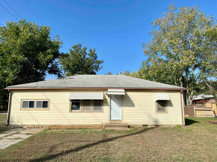 1104 Olive, Winfield, KS 67156 - #2
