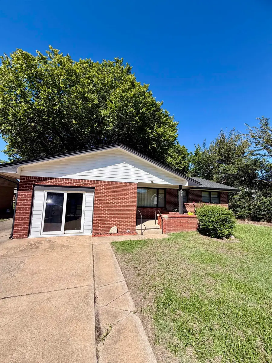 1324 W Marlboro St, Wichita, KS 67217 - #2