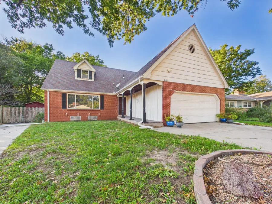 2115 S Bluff Ct, Wichita, KS 67218 - #2