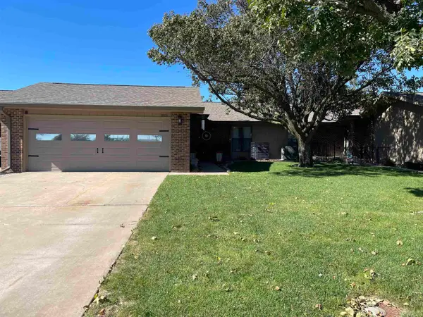1815 White Sands Dr, Great Bend, KS 67530