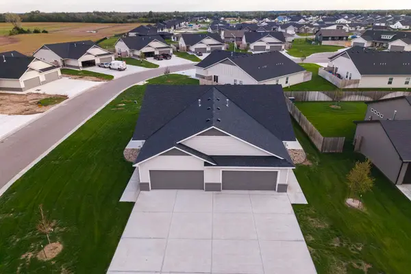 802 S Trails Head Ct., Goddard, KS 67052