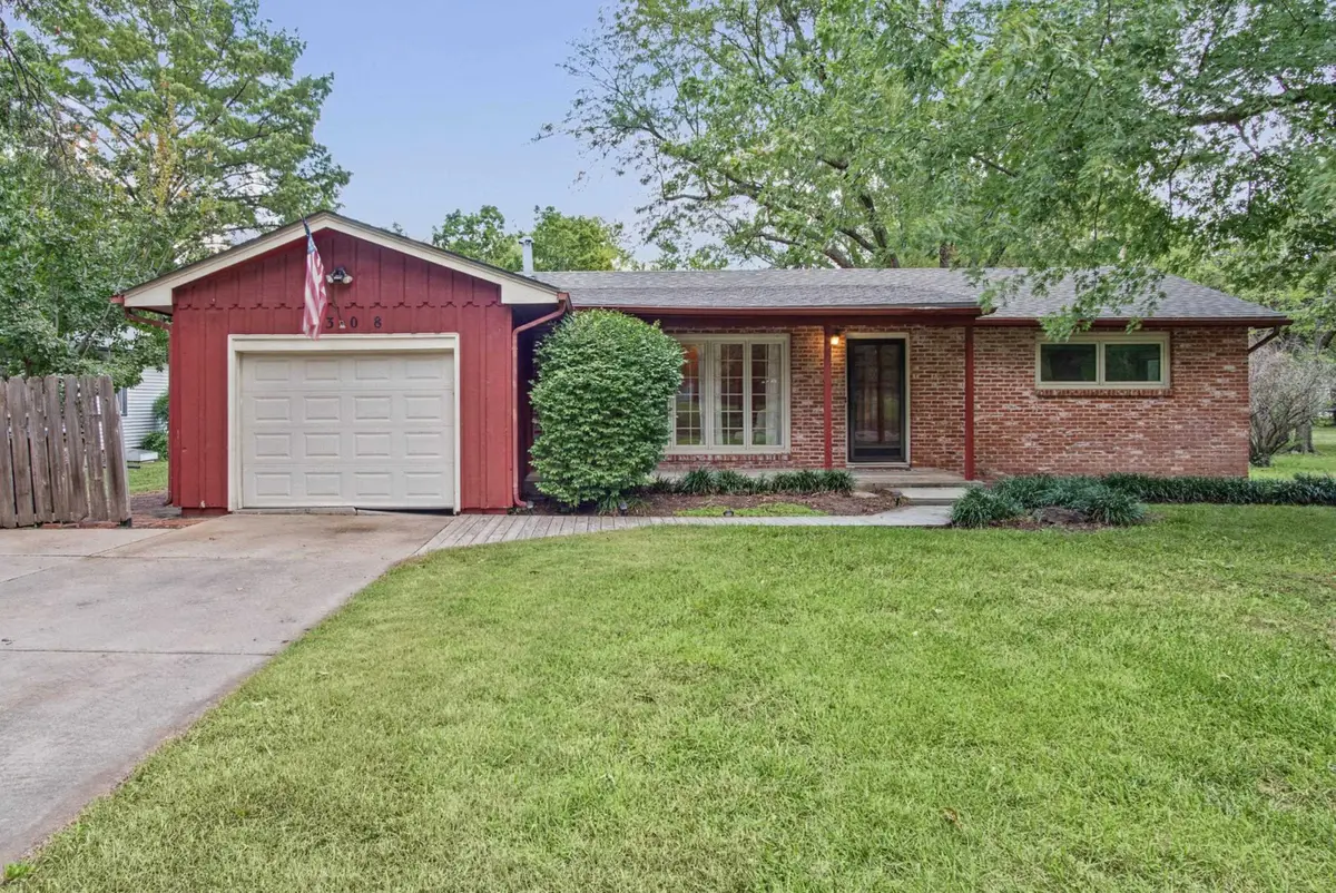 1308 Hillcrest Rd, Newton, KS 67114 - #1