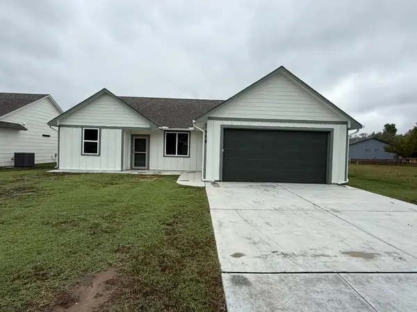 908 W 50th St S, Wichita, KS 67217