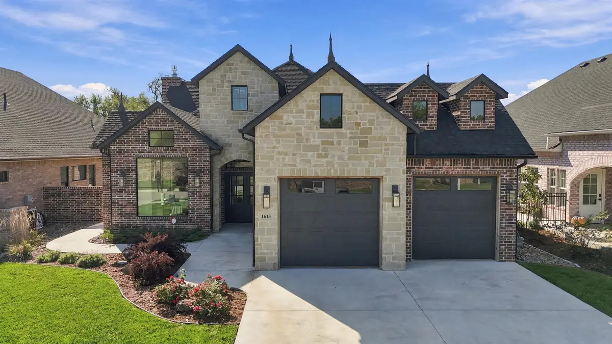1613 W Rockhill Pl, Andover, KS 67002 - #1