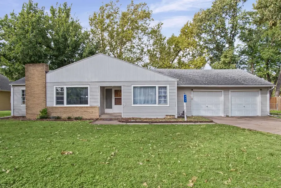 425 Harvey, Halstead, KS 67056 - #2