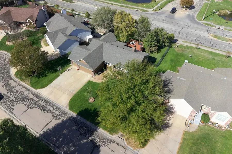 323 S Limuel Ct, Wichita, KS 67235 - #2