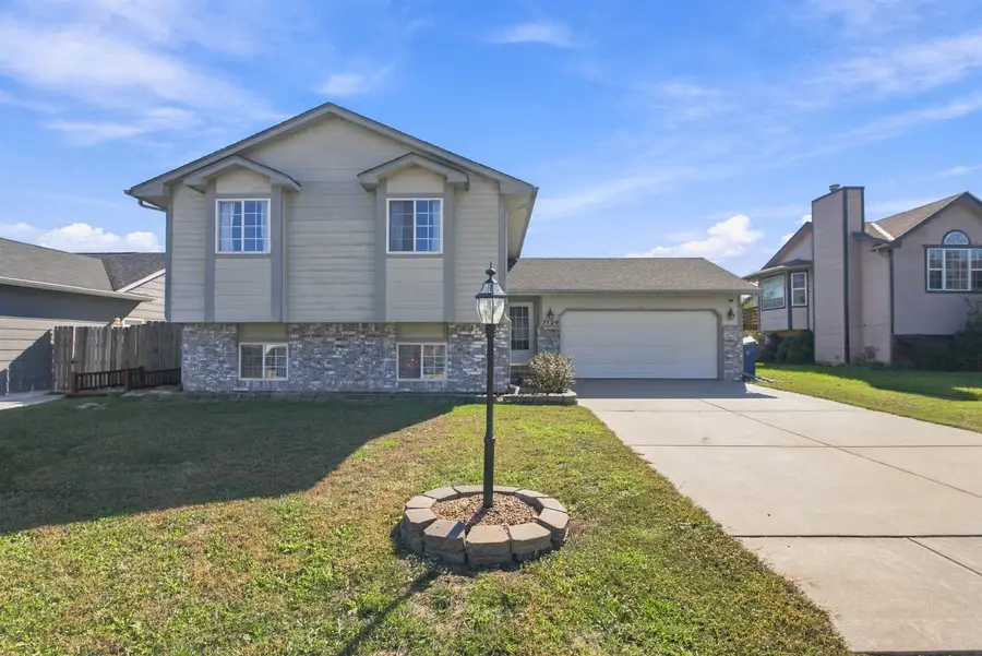 7409 E Brookview Cir, Wichita, KS 67226 - #2